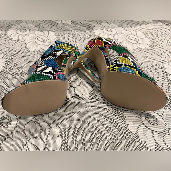 Open side cut rainbow vegan snakeskin heels NIB size 40(size 9 US) - Picture 6 of 12